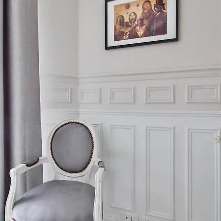 Theodule Ribot Apartment